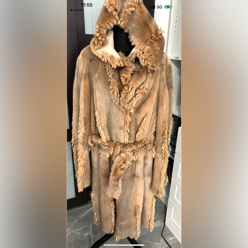 NWT Reversible golden mink fur coat to suede.